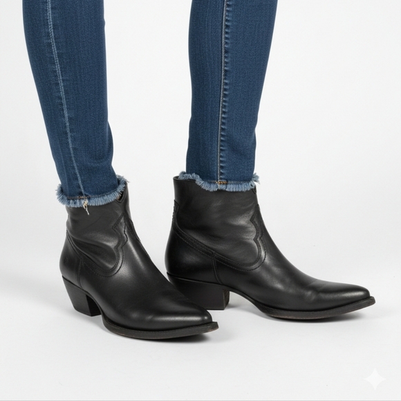 Frye Shoes - Frye Billy Short Black Leather Western Ankle Boots - Size 8B